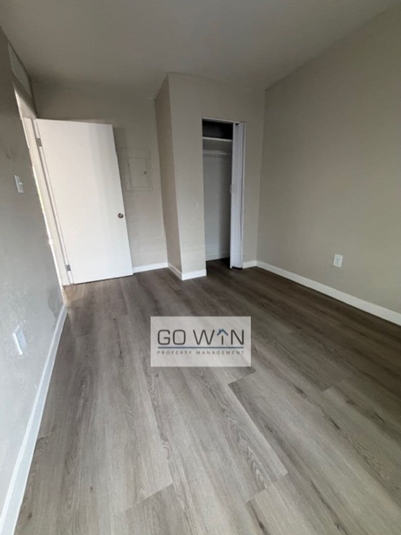 Phoenix Apartment: 1537 W Pierce St.