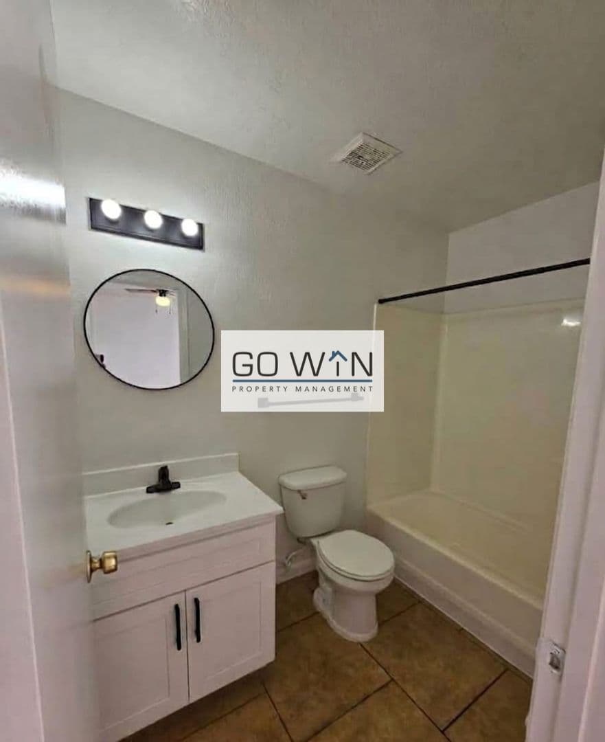 Mesa Apartment: 3050 E Cicero St