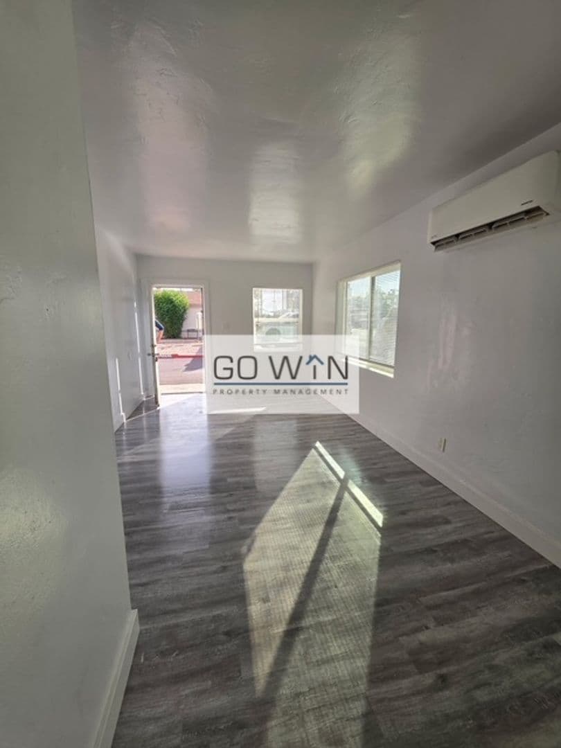 Phoenix Apartment: 2310 East Roosevelt Street