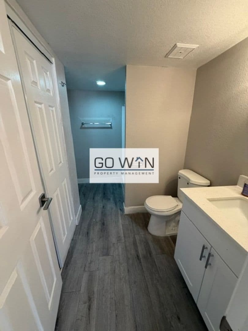 Phoenix Apartment: 8639 N 7th St
