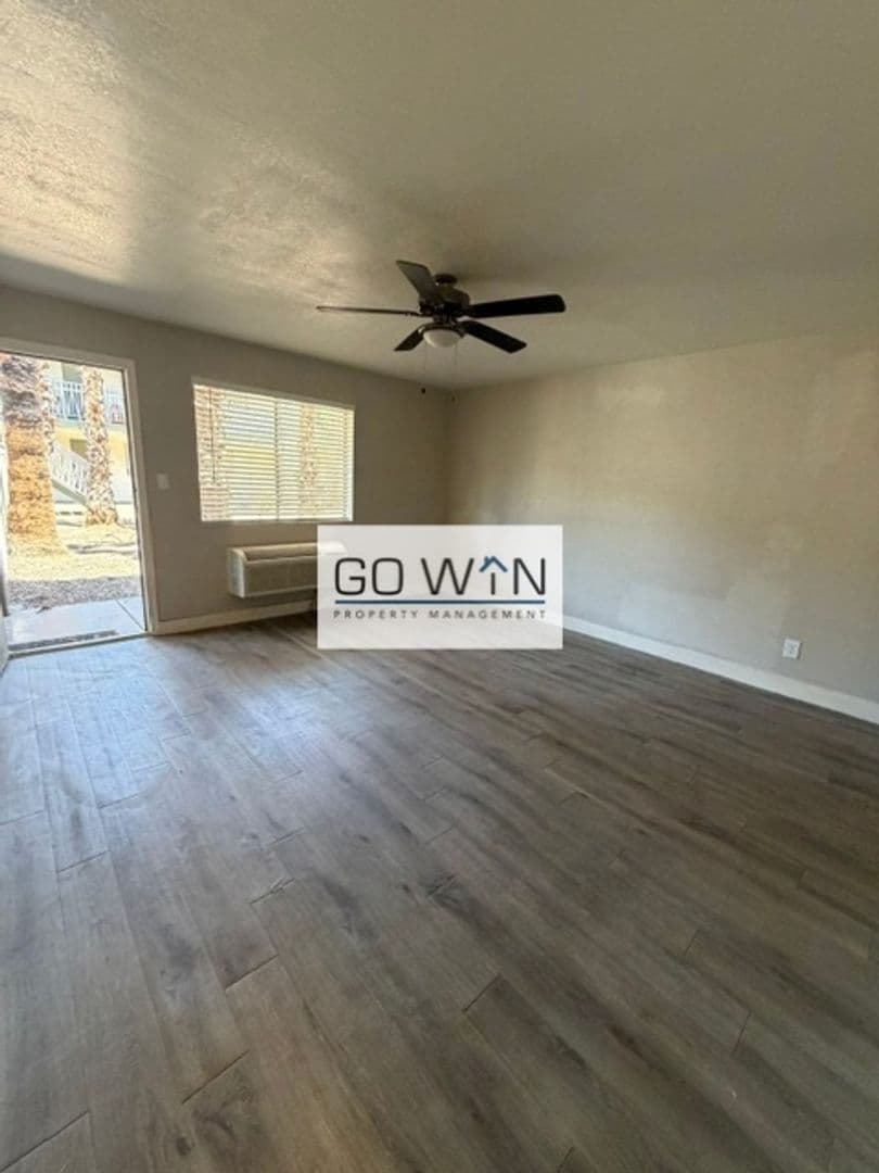 Phoenix Apartment: 8639 N 7th St
