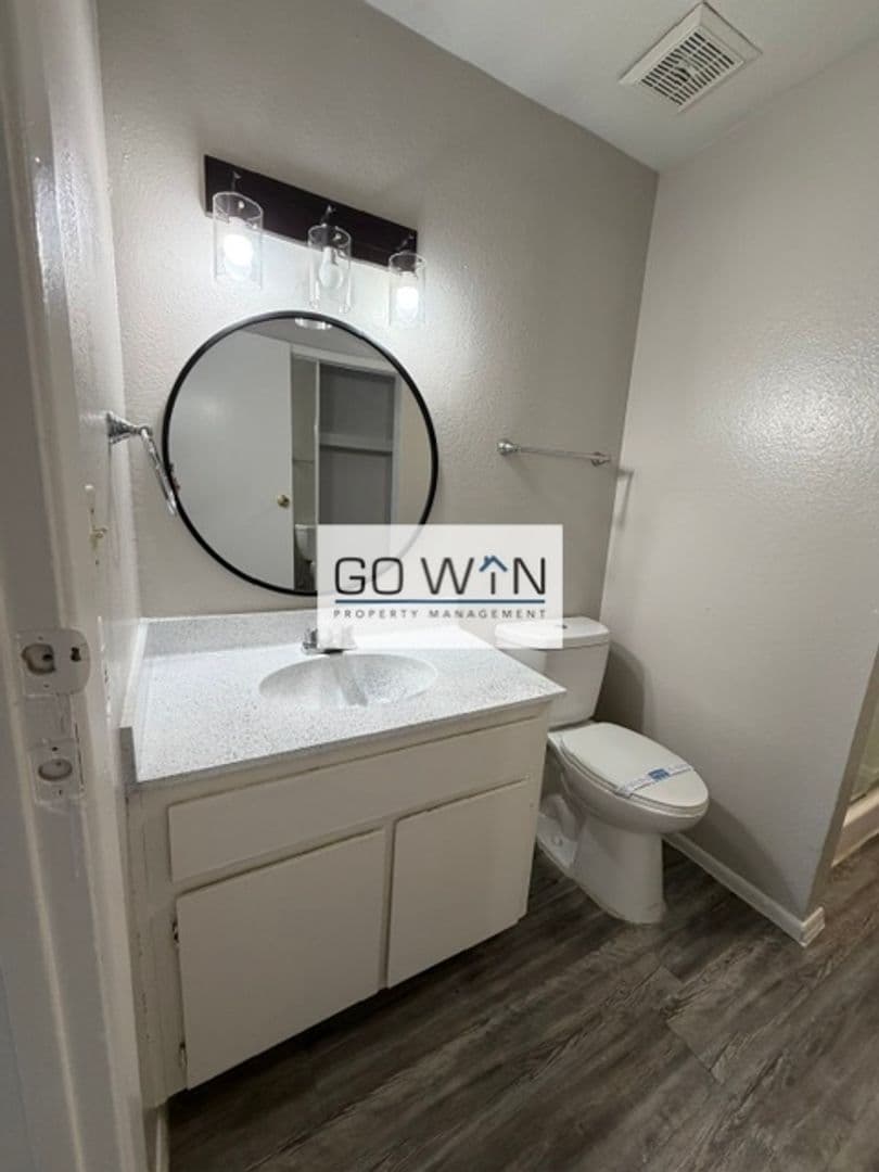 Phoenix Apartment: 8639 N 7th St