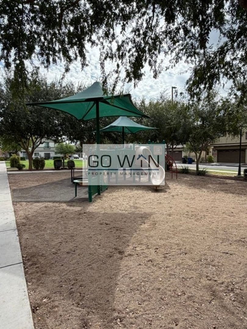 Gilbert Townhome: 2733 S Catherine Dr