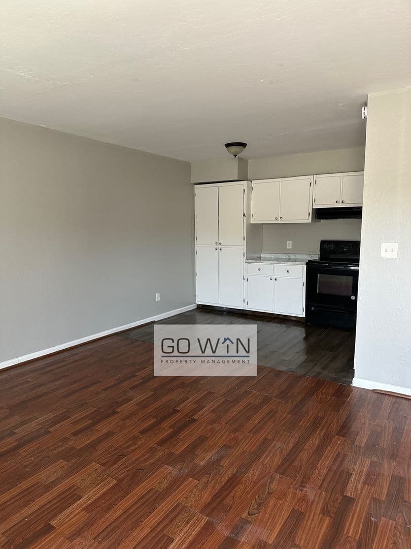 Phoenix Apartment: 9202 North 12th Street