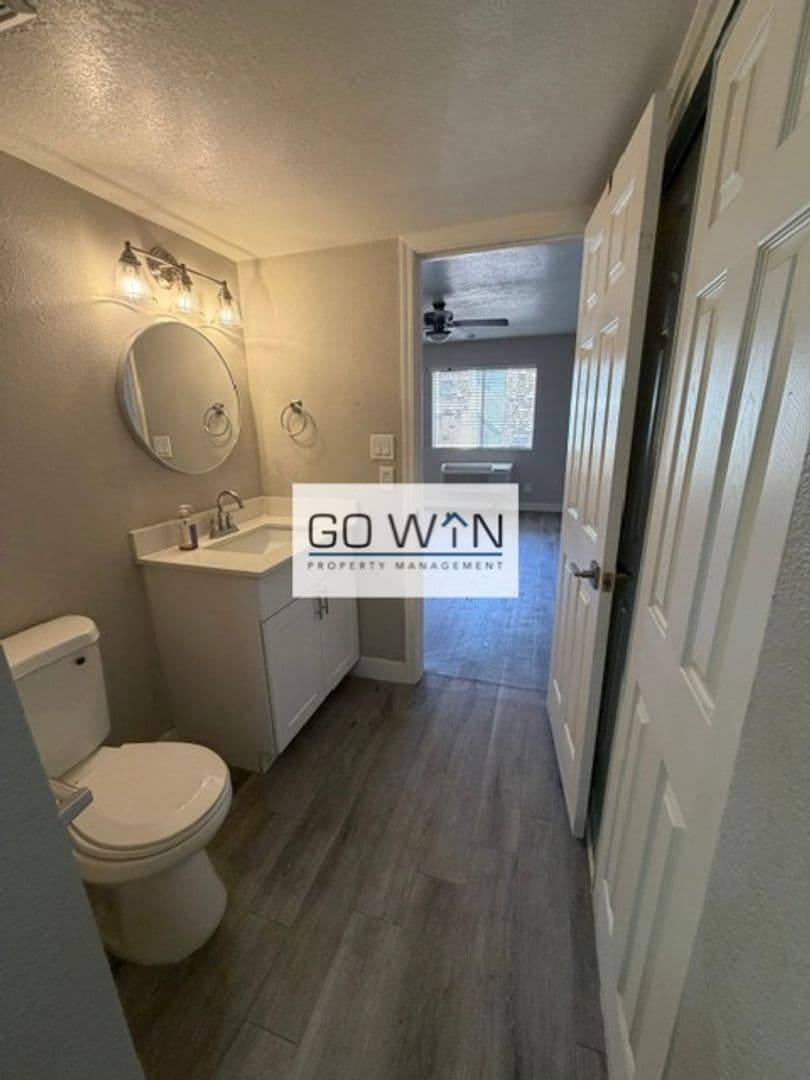 Phoenix Apartment: 8639 N 7th St