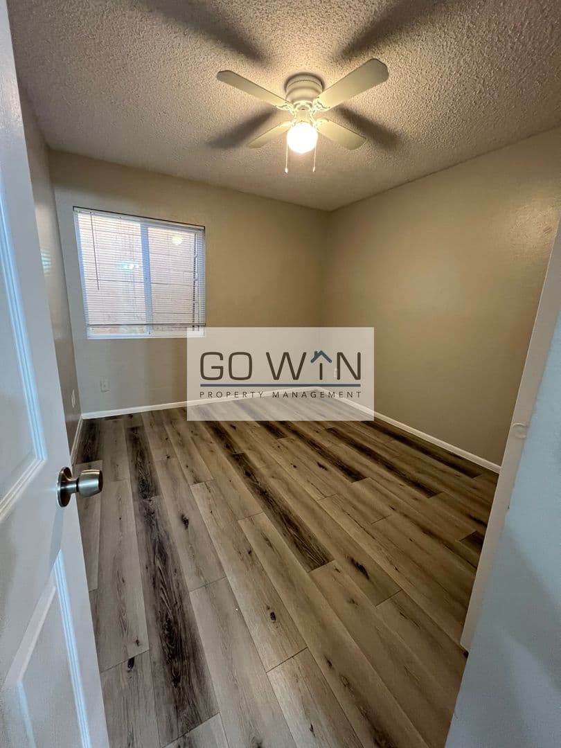 Mesa Apartment: 755 West 1st Avenue