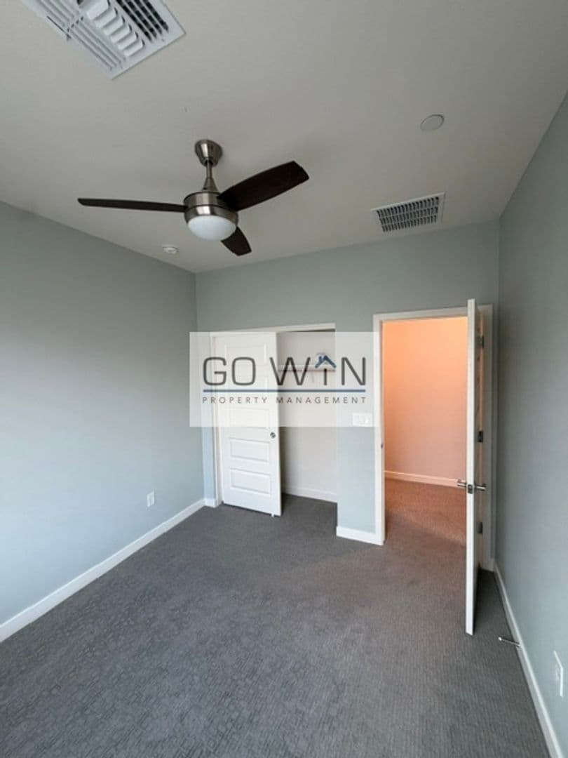 Gilbert Townhome: 2733 S Catherine Dr