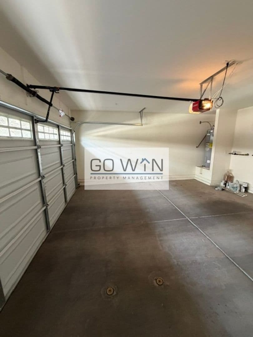 Gilbert Townhome: 2733 S Catherine Dr