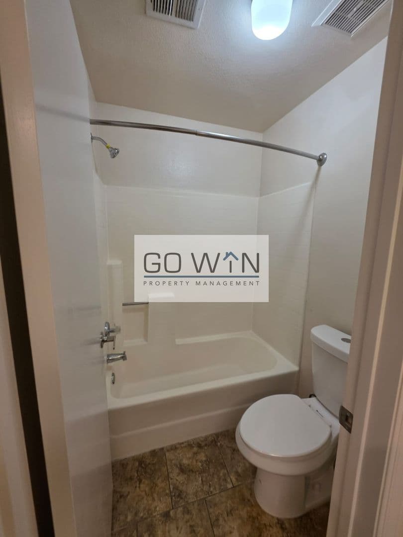 Tempe Townhome: 2035 S Elm St
