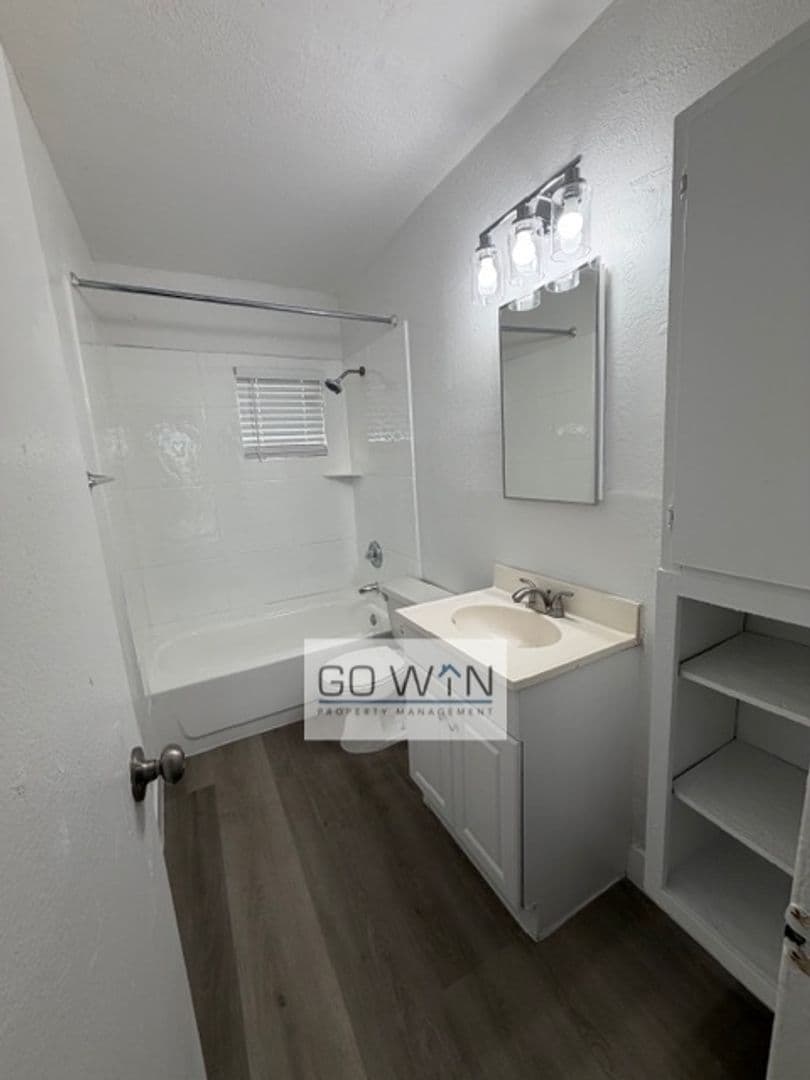 Phoenix Apartment: 1537 W Pierce St.