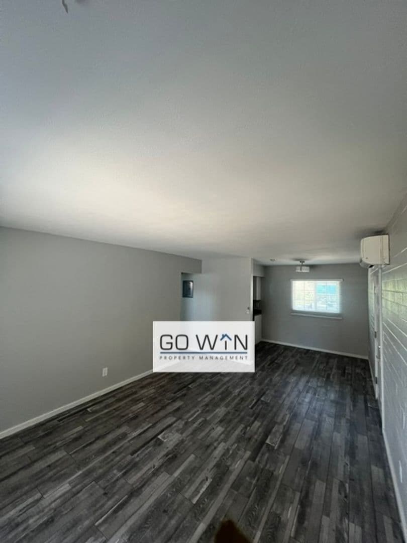 Phoenix Apartment: 44 E Roanoke Ave