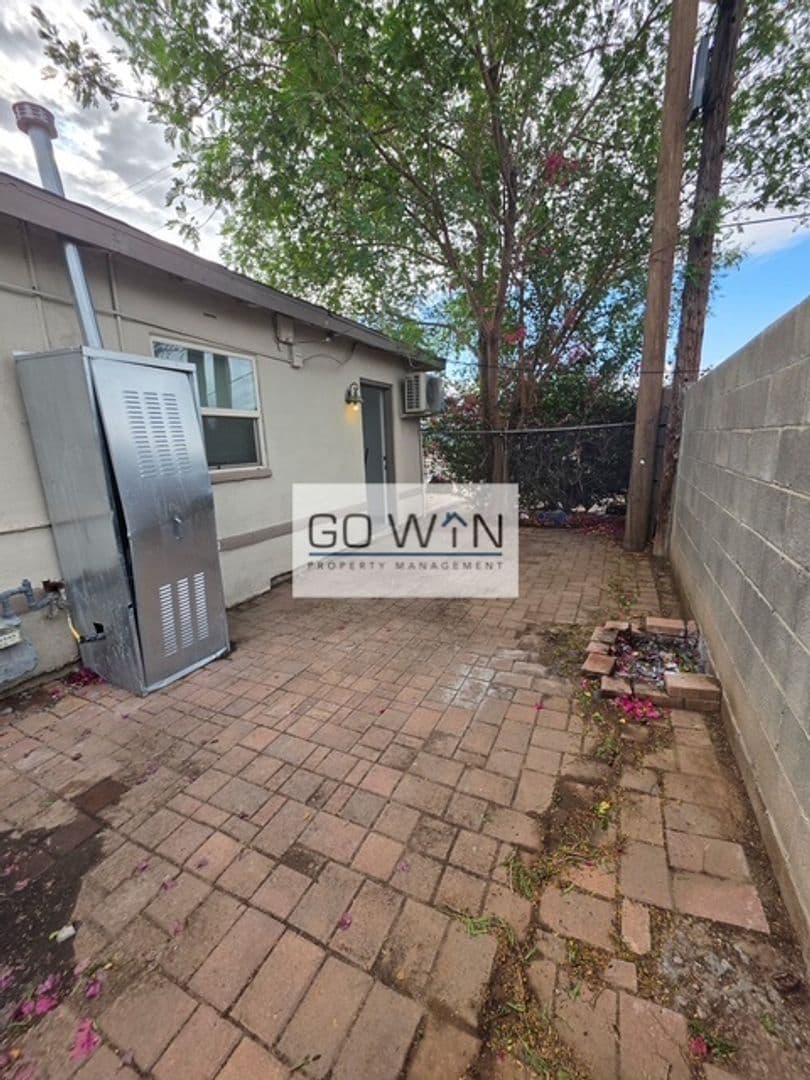 Phoenix Apartment: 2310 East Roosevelt Street