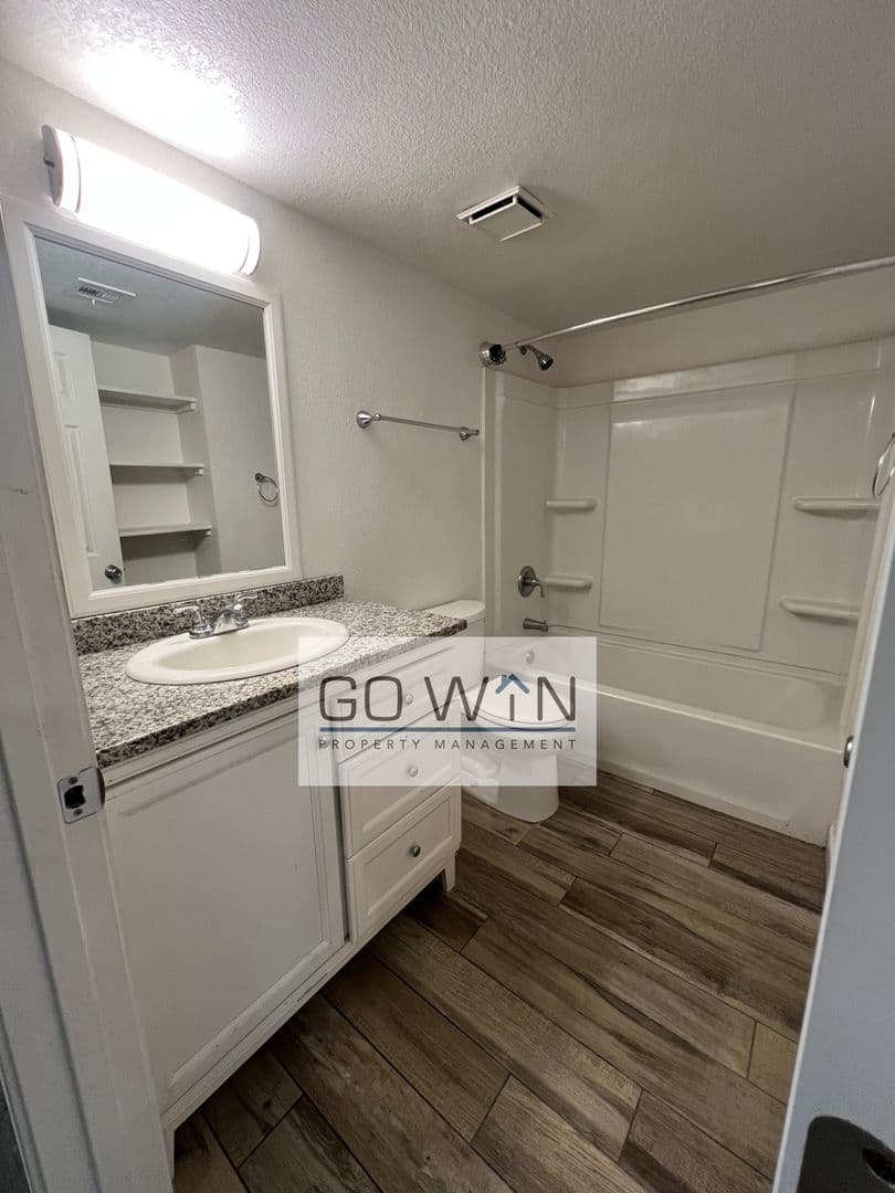 Phoenix Apartment: 1727 W Mountain View Rd