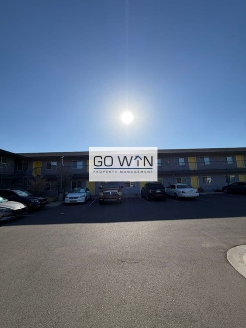 Phoenix Apartment: 23 E Illini St