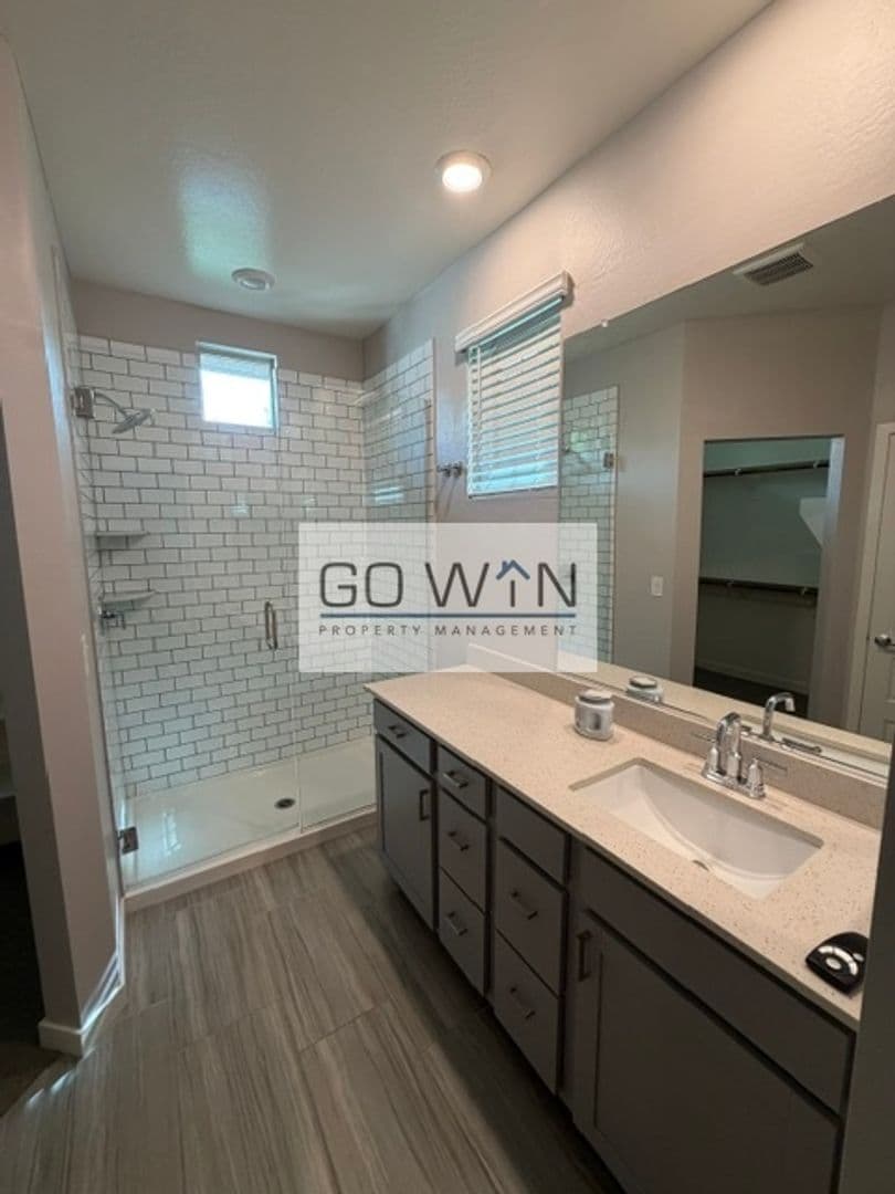 Gilbert Townhome: 2733 S Catherine Dr