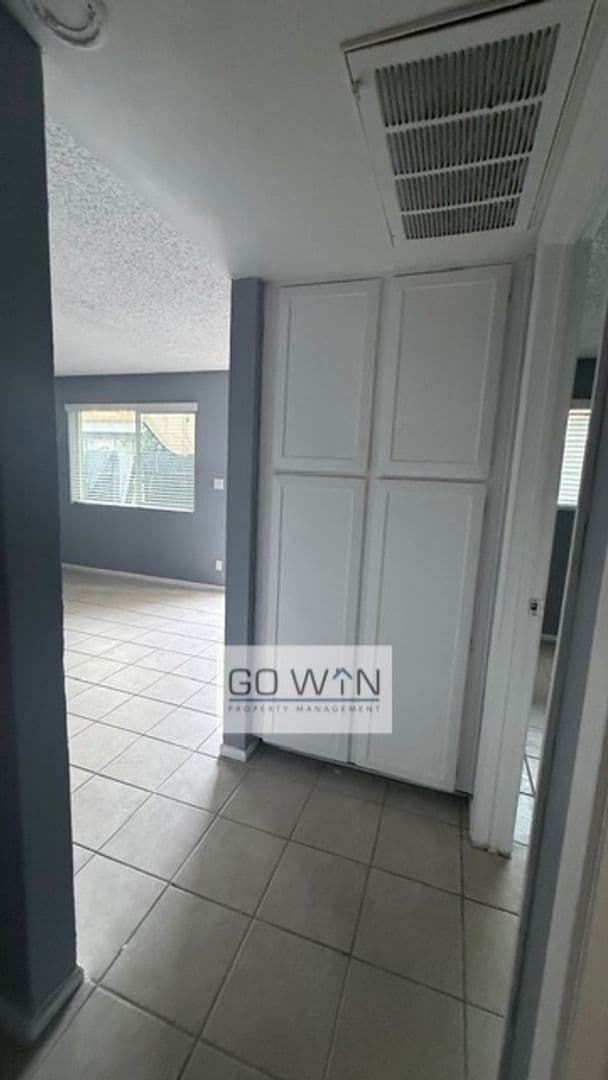 Mesa Apartment: 36 E Ingram St