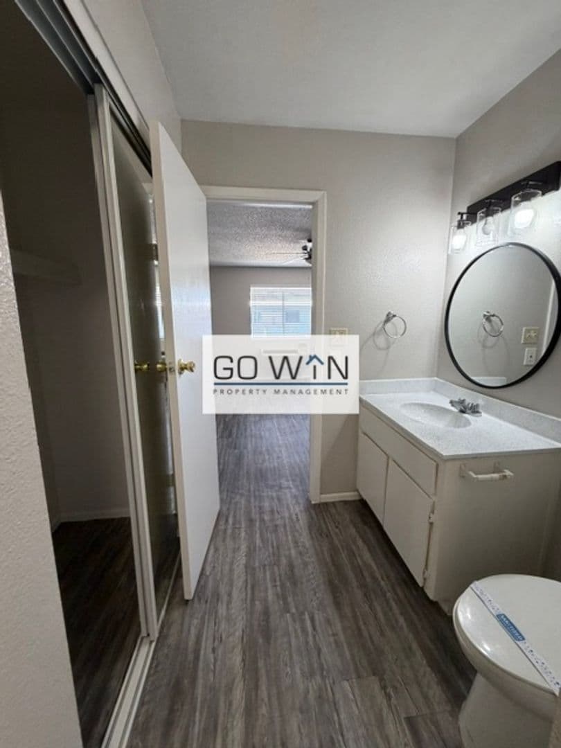 Phoenix Apartment: 8639 N 7th St