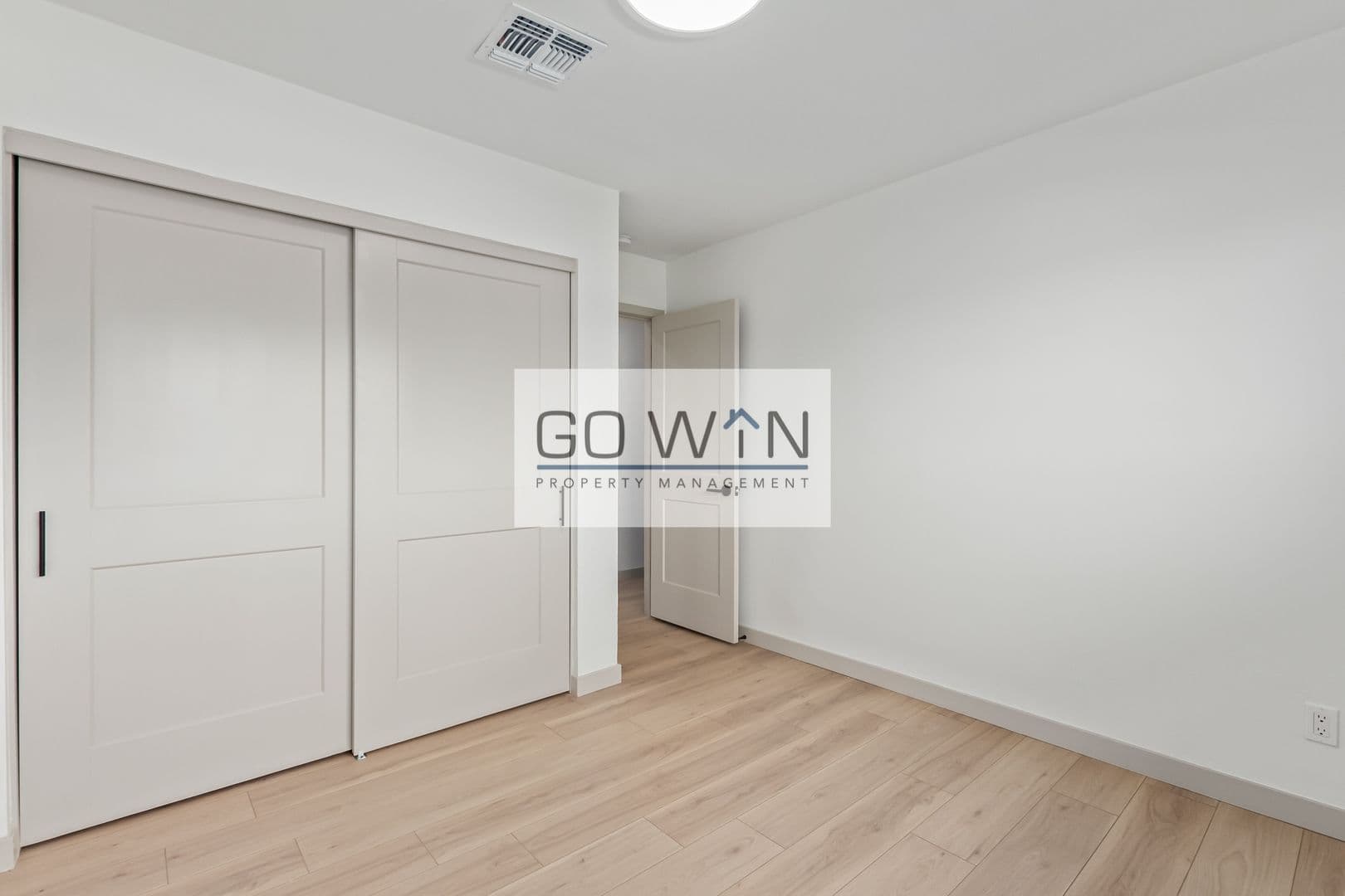 Phoenix Apartment: 4108 E Portland St