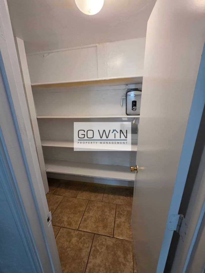 Phoenix Apartment: 2440 E Monroe St