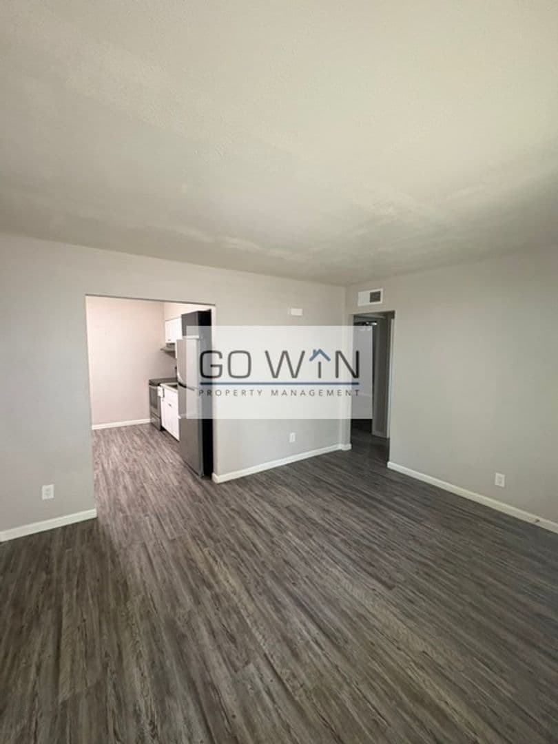 Glendale Apartment: 6621 W Myrtle Ave
