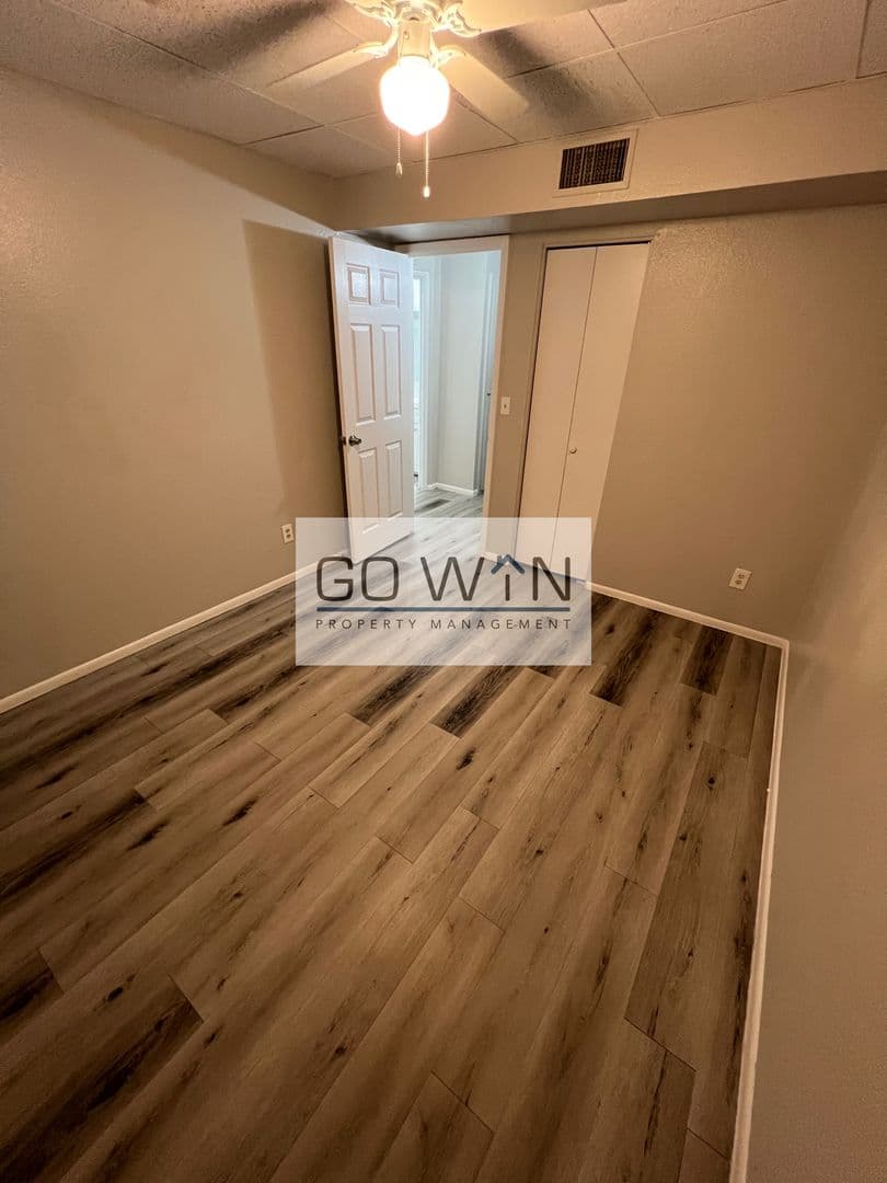 Mesa Apartment: 755 West 1st Avenue