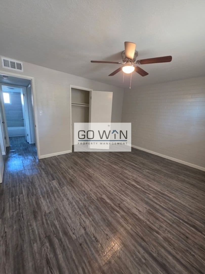 Phoenix Apartment: 8639 N 7th St