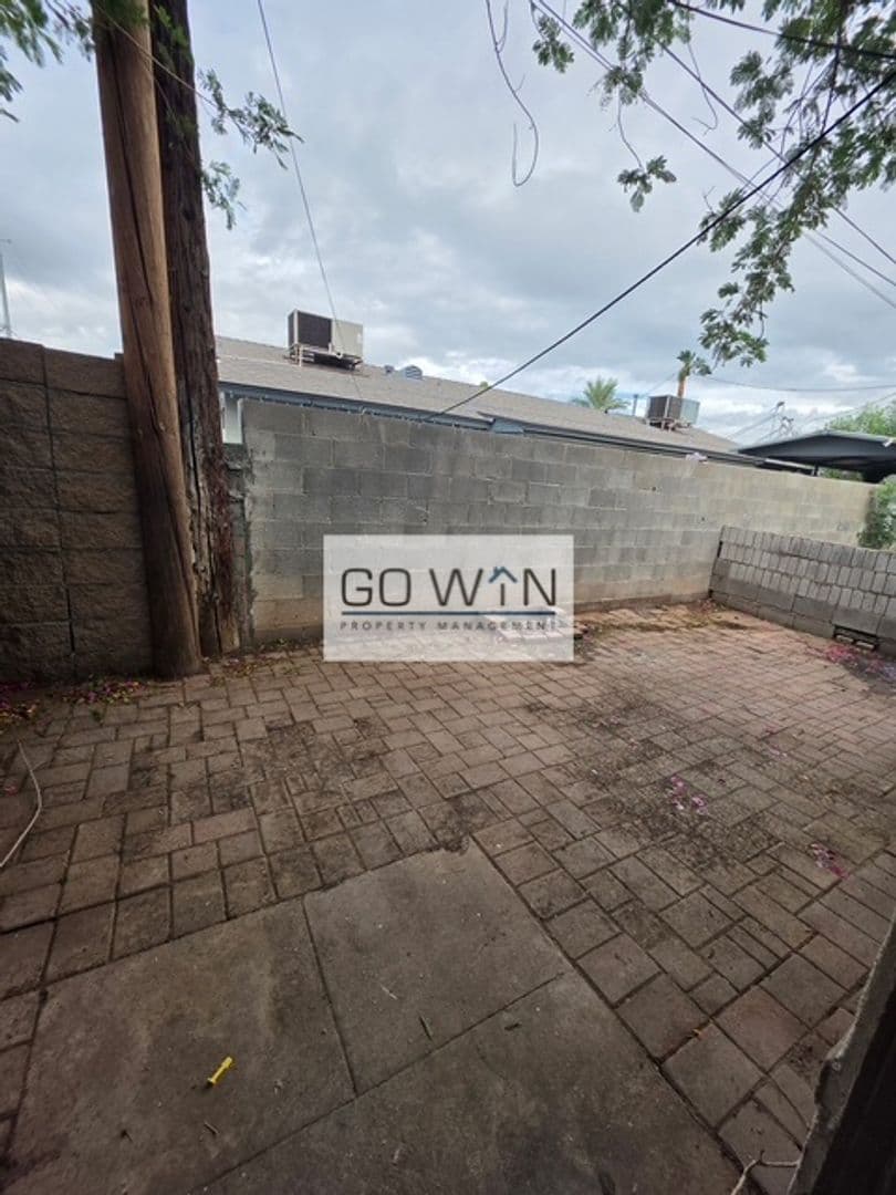 Phoenix Apartment: 2310 East Roosevelt Street