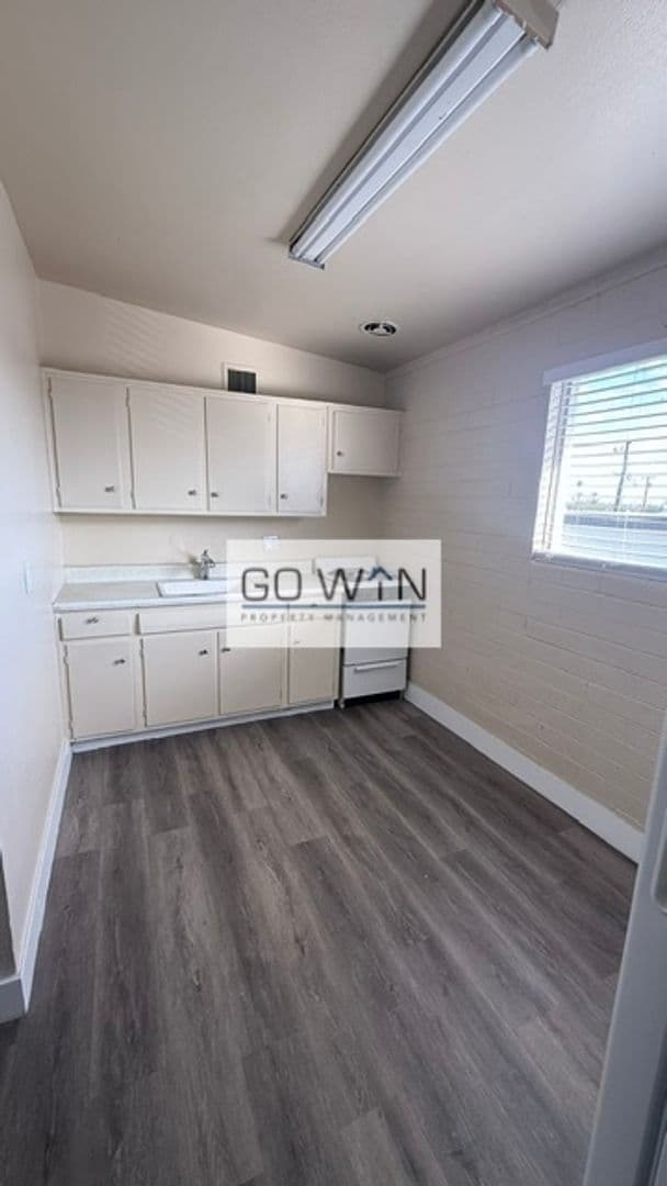 Phoenix Apartment: 8639 N 7th St