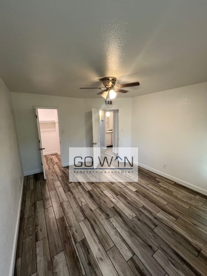 Phoenix Apartment: 1727 W Mountain View Rd