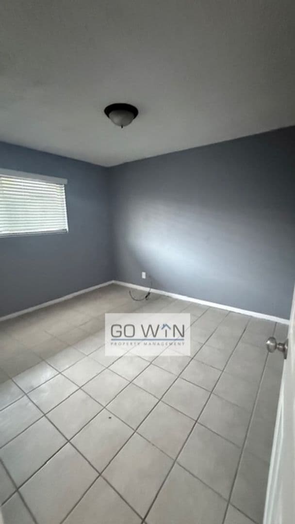Mesa Apartment: 36 E Ingram St