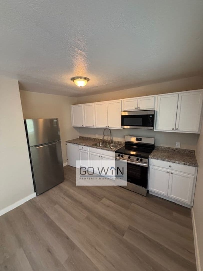Phoenix Apartment: 1537 W Pierce St.