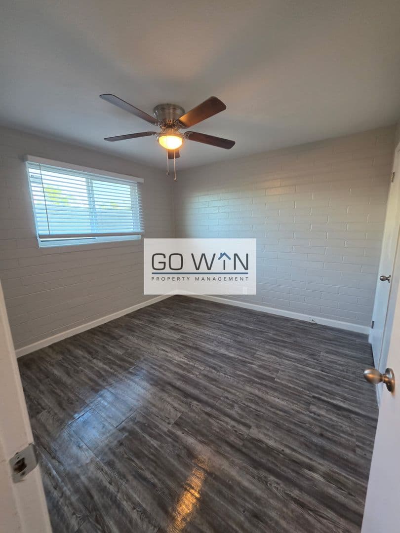 Phoenix Apartment: 8639 N 7th St