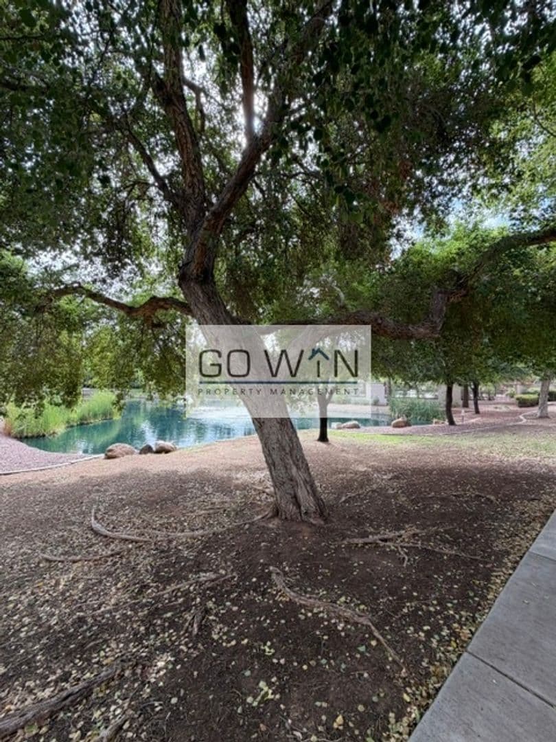 Gilbert Townhome: 2733 S Catherine Dr