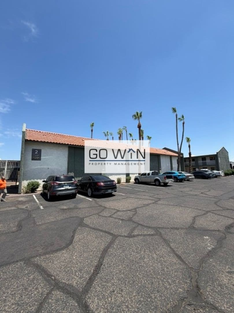 Phoenix Apartment: 8639 N 7th St