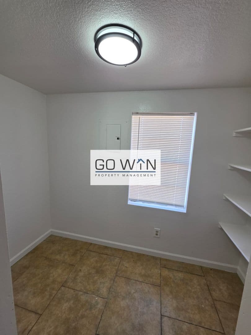 Mesa Apartment: 3050 E Cicero St