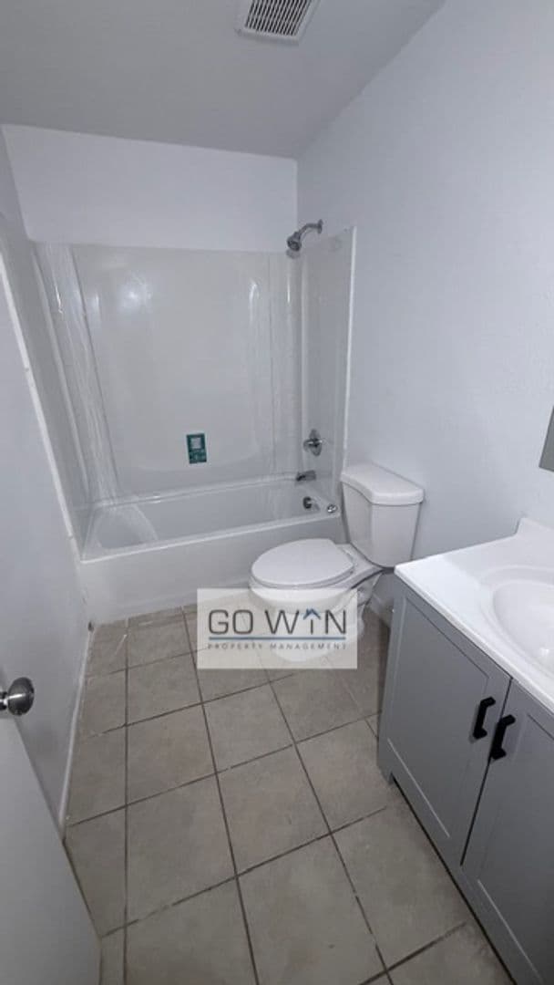 Mesa Apartment: 36 E Ingram St