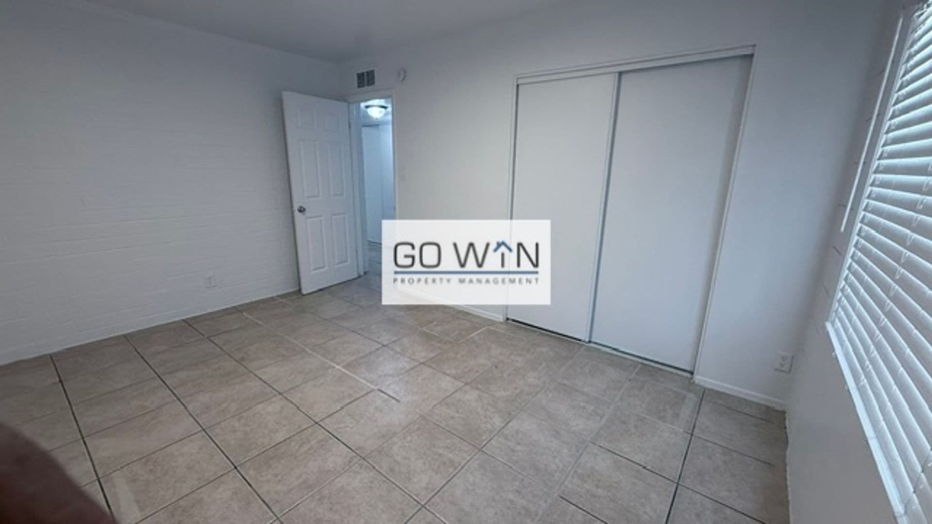 Phoenix Apartment: 2018 W Cactus Rd