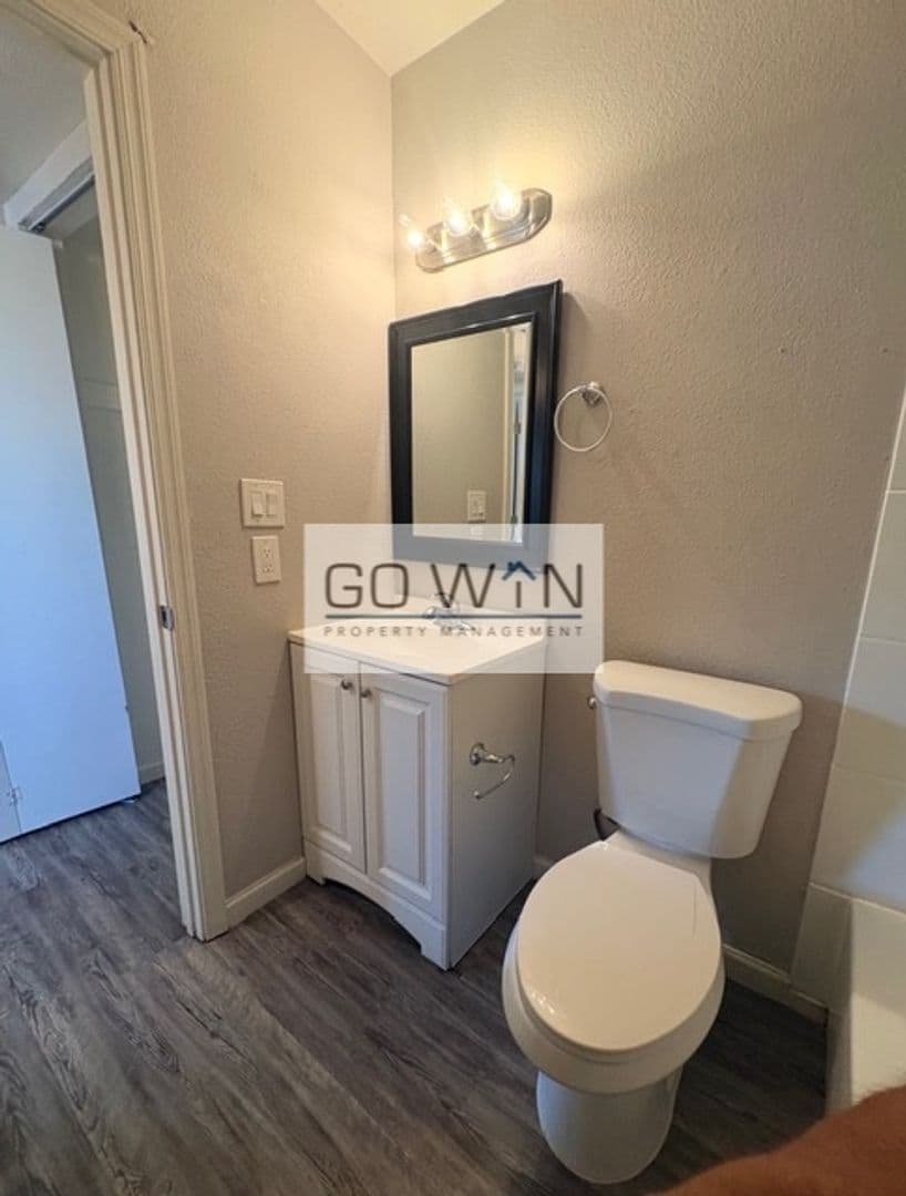 Glendale Apartment: 6621 W Myrtle Ave