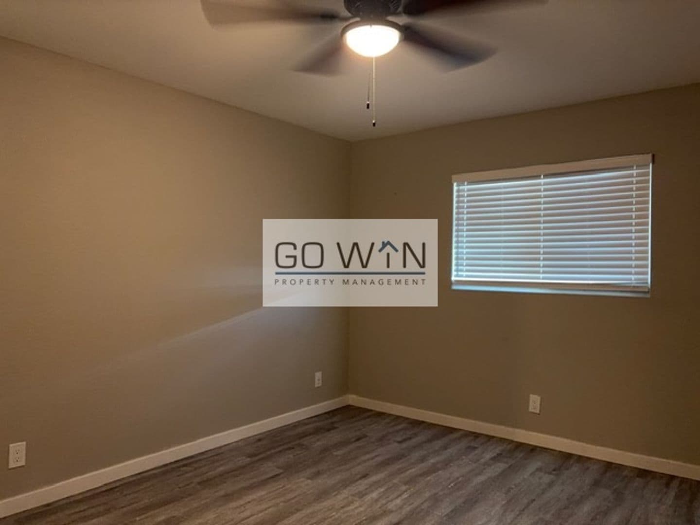 Phoenix Apartment: 1940 W Amelia Ave