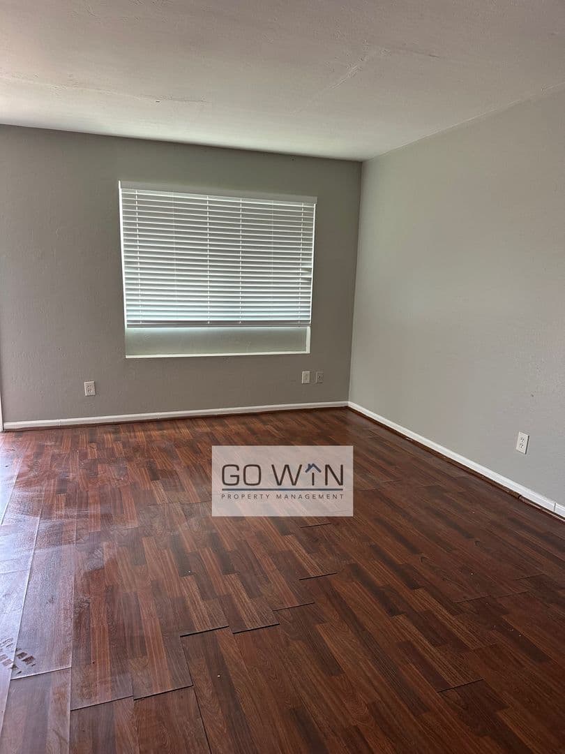 Phoenix Apartment: 9202 North 12th Street