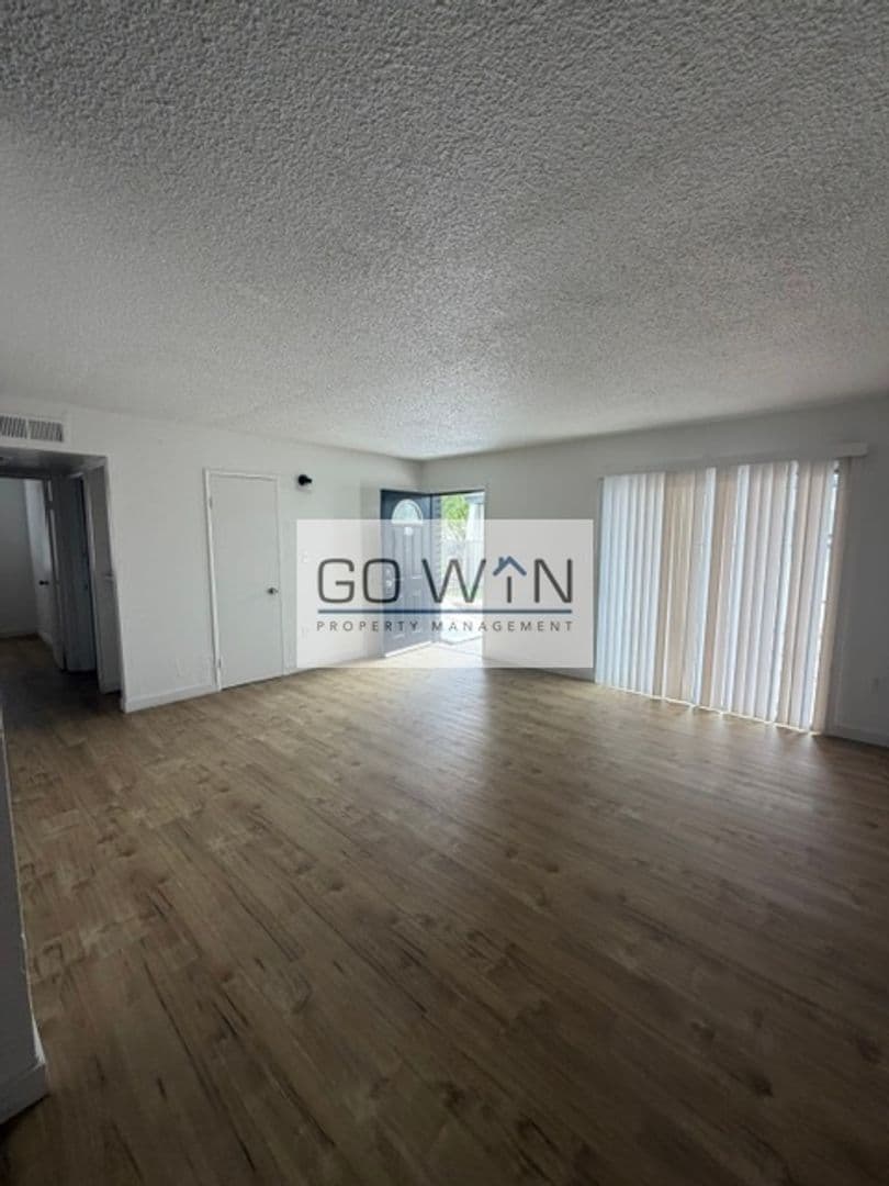 Mesa Apartment: 68 W Southern Ave