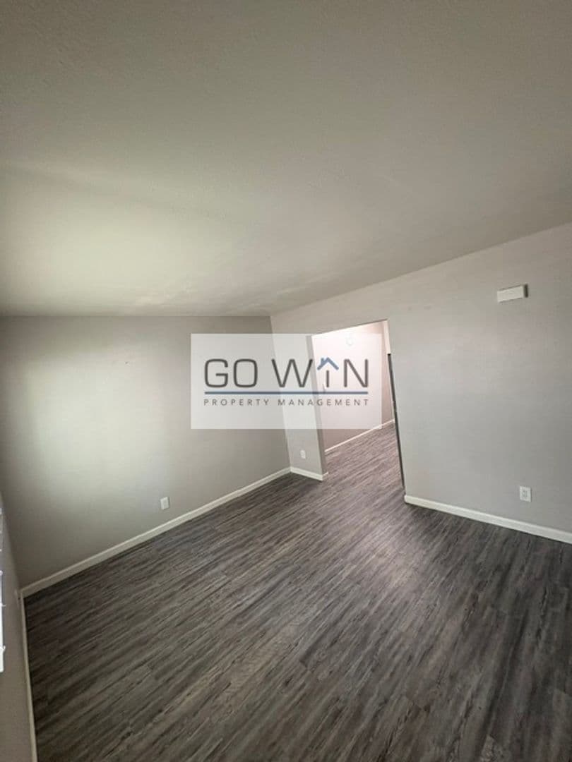 Glendale Apartment: 6621 W Myrtle Ave