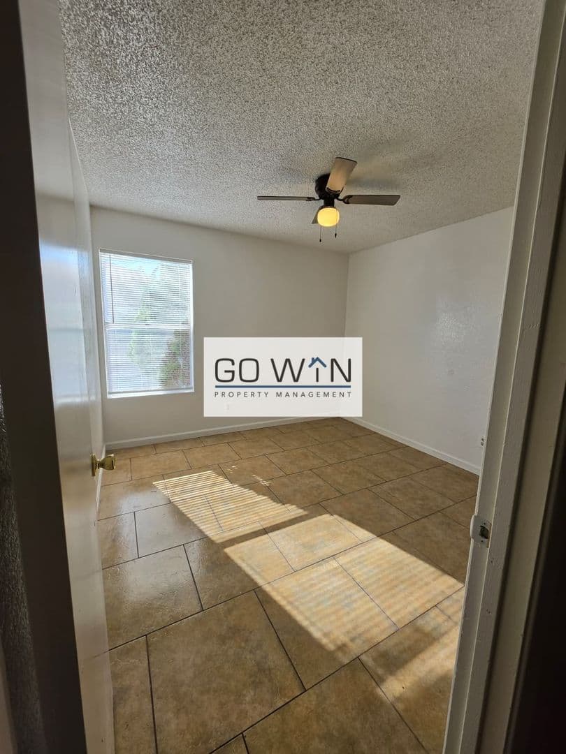 Mesa Apartment: 3050 E Cicero St