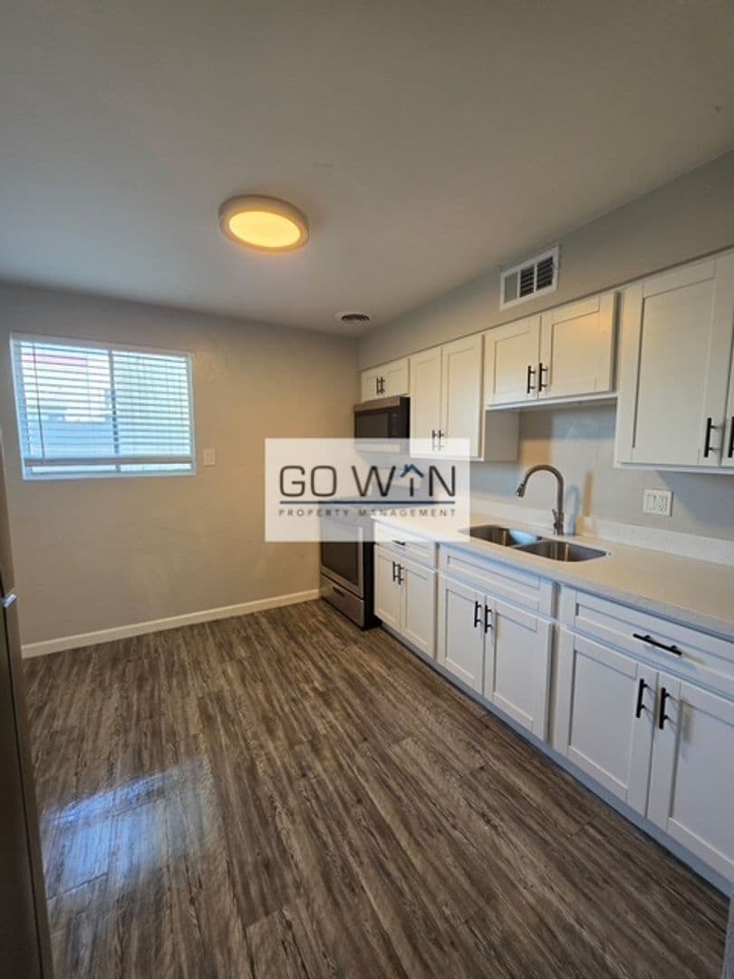 Phoenix Apartment: 8639 N 7th St