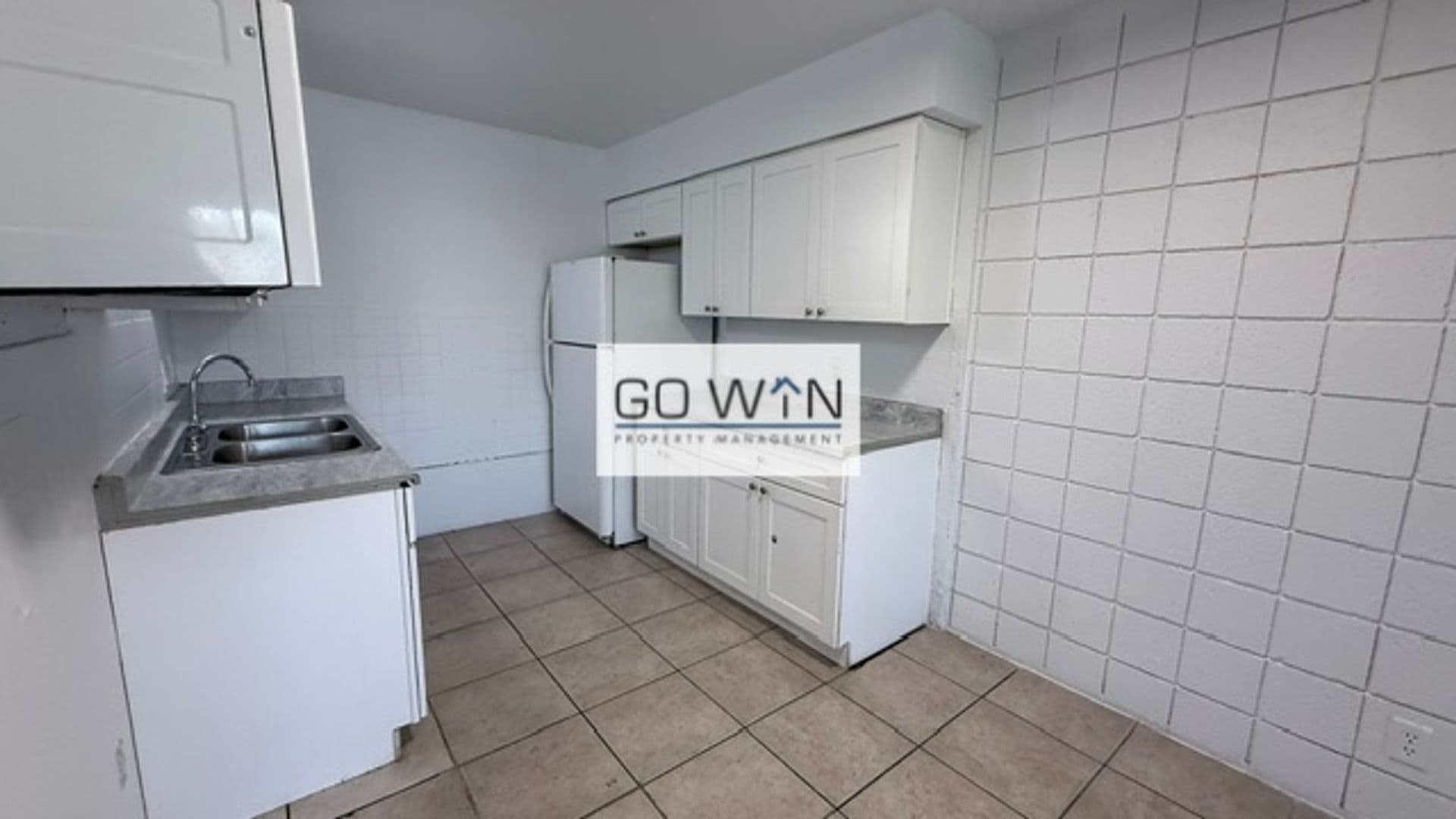 Phoenix Apartment: 2018 W Cactus Rd