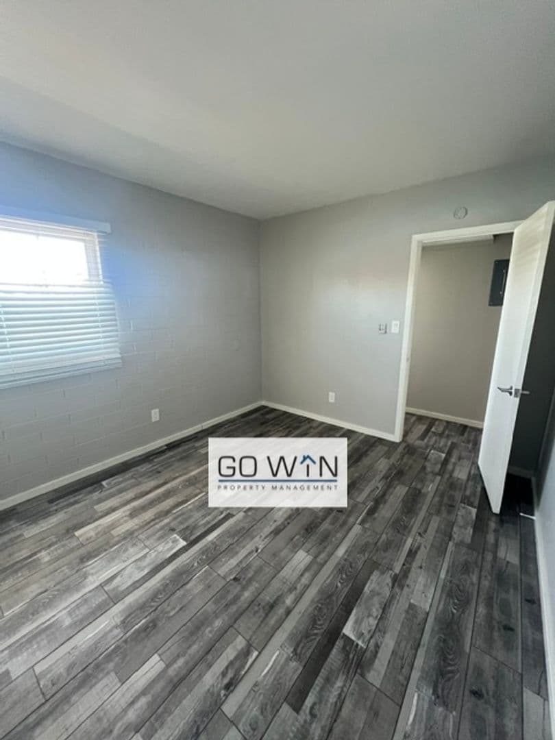 Phoenix Apartment: 44 E Roanoke Ave