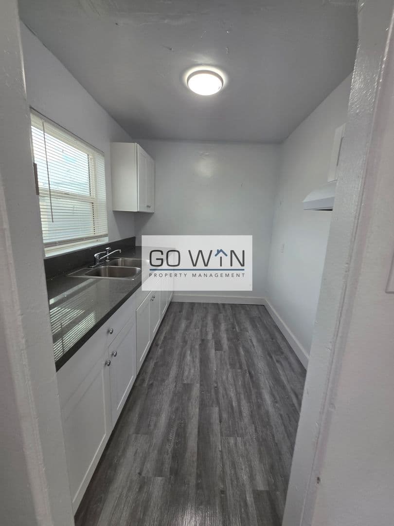 Phoenix Apartment: 2310 East Roosevelt Street