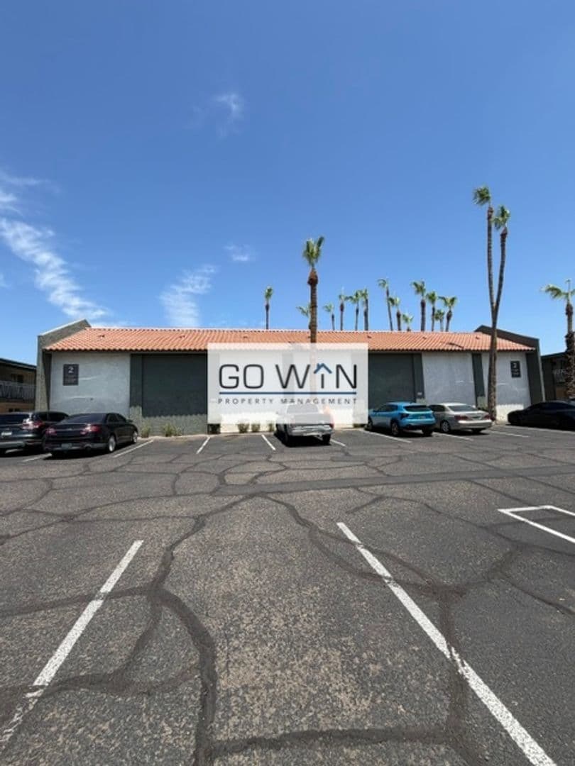 Phoenix Apartment: 8639 N 7th St
