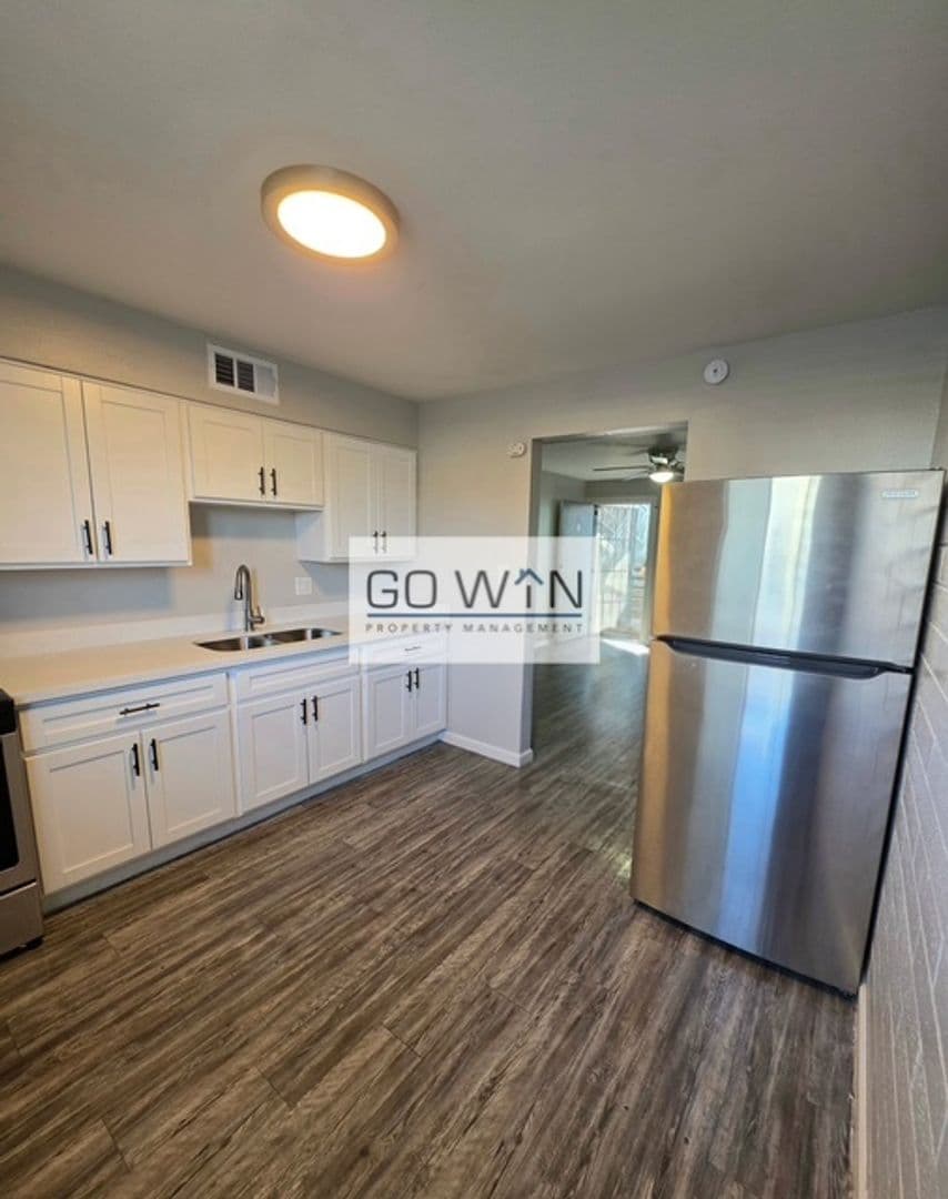 Phoenix Apartment: 8639 N 7th St