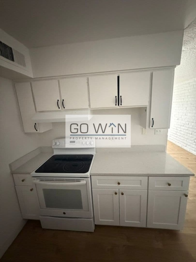 Mesa Apartment: 68 W Southern Ave